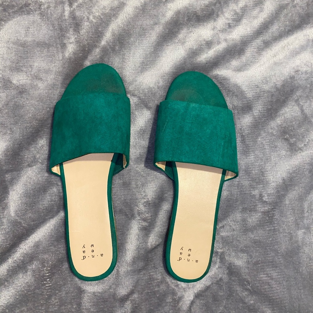 Slides/Sandals